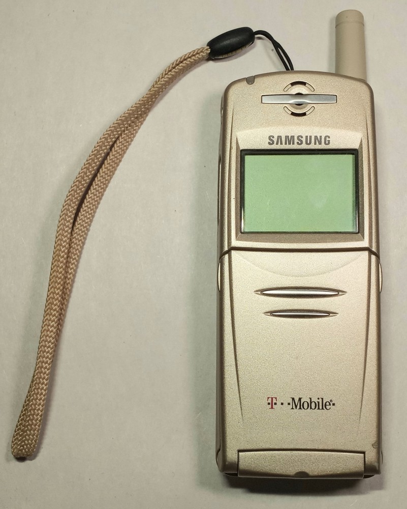 Samsung SGH-N105 – Gold and Gray T-Mobile Very Rare Phone Untested For Parts