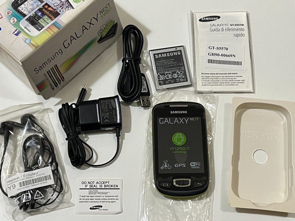 Samsung Galaxy Next Turbo GT-S5570i – Lime Green – Factory Unlocked RETRO