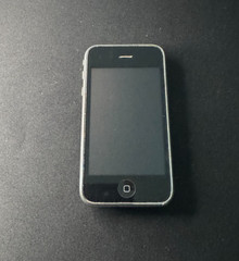 Apple iPhone 3GS – 16 GB – Black (Unlocked)