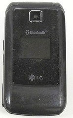 LG 600G / 600GB – Black and Silver ( TracFone ) Cellular Flip Phone