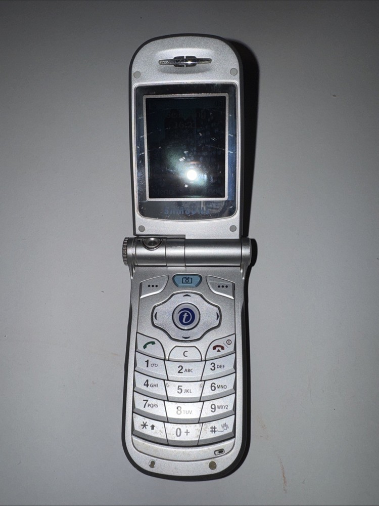 Vintage Samsung SGH-V205 – Silver (T-Mobile) Very Rare Flip Phone w/ Accesories
