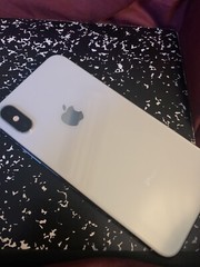 Apple iPhone XS – 256GB – Silver (Unlocked) A1920 (CDMA + GSM)