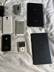Lot of 18 Phones/Gameboy/Tablets/MP3 Players all for parts AS IS READ DISC