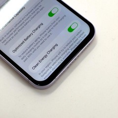 Broken Unlocked Apple iPhone 14 128GB 26.3 MPUX3LL/A