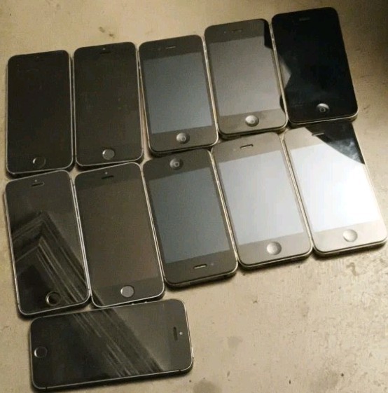 lot Of 11 Mix iPhone 5s A1533 &A 1349