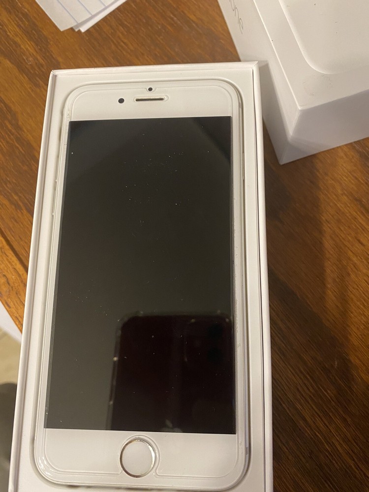 Apple iPhone 6 – 64GB – Silver (Sprint) A1586 (CDMA + GSM)