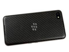 BlackBerry Z30 5.0″ 8MP 16GB 2GB RAM BlackBerry OS GSM / HSPA / LTE