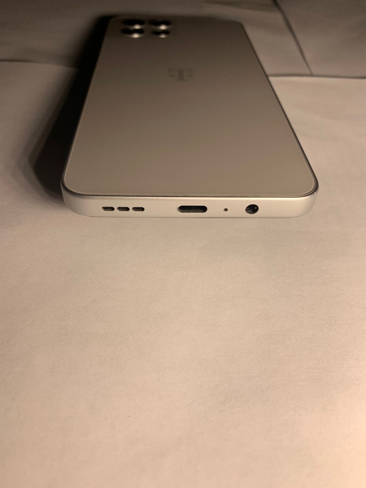Near mint T Mobile Revvl 7 128GB/6GB