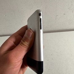 Apple iPhone Gen 1 A1203 Silver 8GB 3.5″ Touch Display Single-core Smartphone