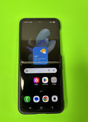 Samsung SM-F721U Galaxy Z Flip4 256GB AT&T Smart Phone – Graphite