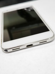 DEFECTIVE – Google Pixel XL – White – Unknown – 12445