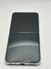 Samsung Galaxy Z Flip5 256GB Factory Unlocked – Mint Green