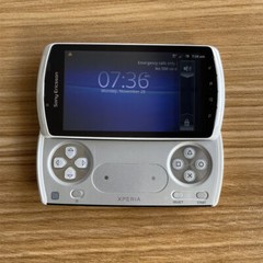 Sony Ericsson XPERIA PLAY R800i Black White Android Game GSM Unlocked Smartphone