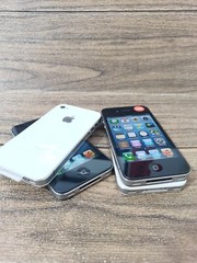 90% N ew , tested, 100% working Apple iPhone 4S 8 16 32GB IOS 6.1.3 Unlocked