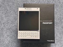BlackBerry Passport Q30 (SQW100-1) 32GB+3GB 4G Unlocked Smartphone-Three colors