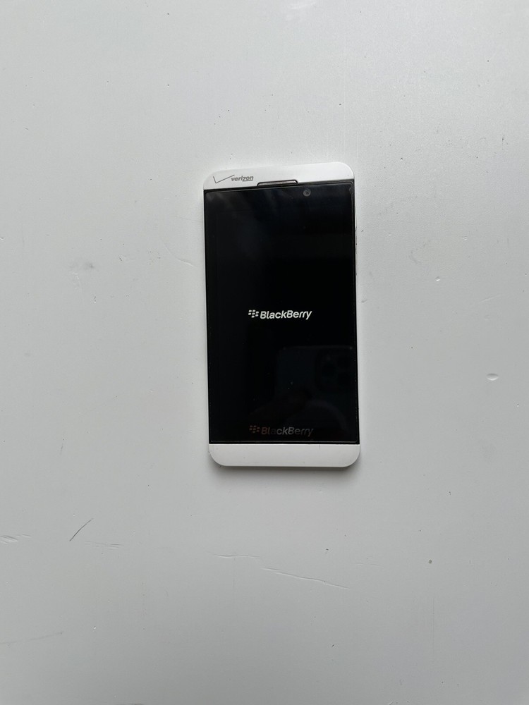 blackberry z10 Verizon Unlocked To GSM rare White Color Good Condition