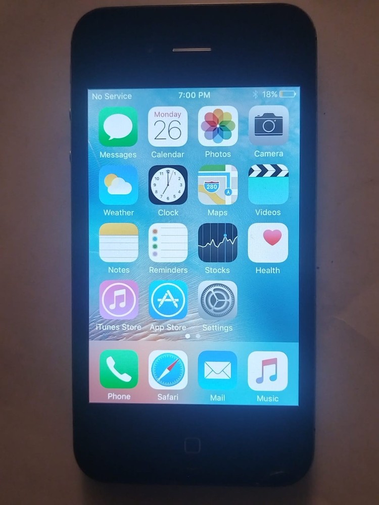 Apple iPhone 4s – 8GB – White (Unlocked) A1387 (CDMA + GSM) (CA)