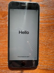 Apple iPhone 6s – 16GB – Silver (Verizon) A1688 (CDMA + GSM)