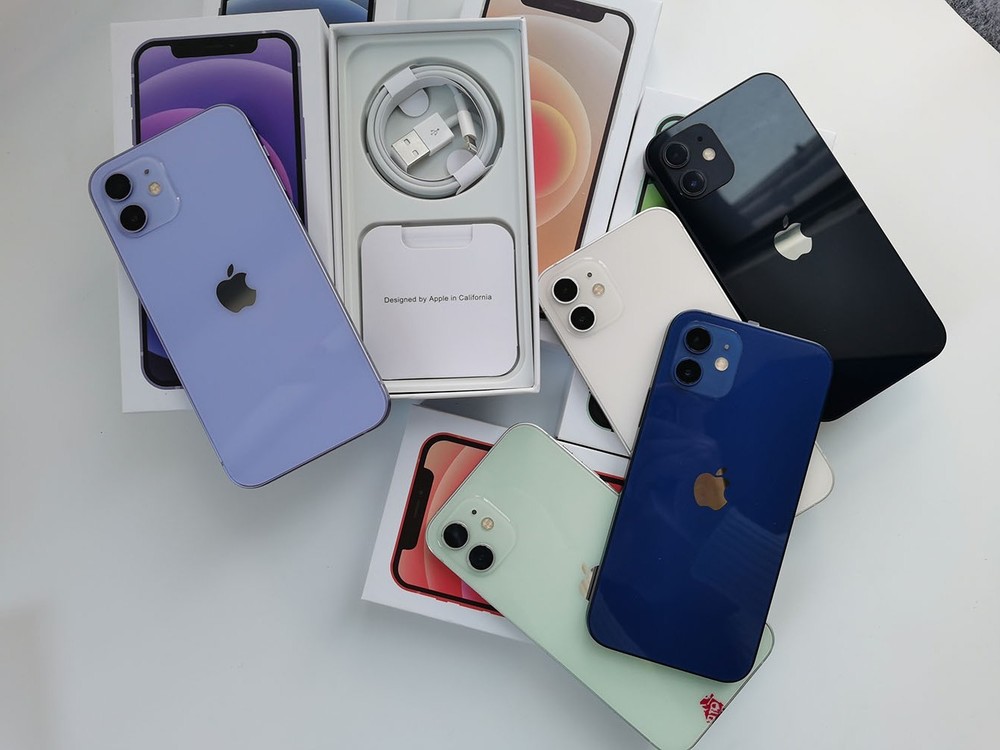 Apple iPhone 12 – (Unlocked) 64GB/128GB/256GB 6.1″ – All colors – Smartphone