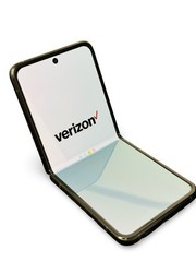 Samsung Galaxy Z Flip3 5G SM-F711U 128GB Verizon 6.7” Smartphone Used Small Dent