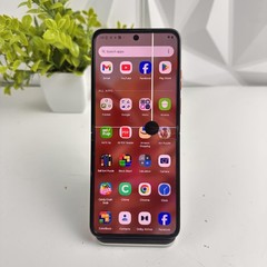 Motorola Razr 5G 2024, 256GB, CRICKET WIRELESS LOCKED *Please READ*