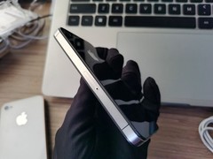 Apple iPhone 4 UNLOCKED White/Black 8/16/32GB 3G Usedphone Free Shipping