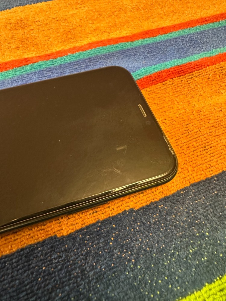 Apple iPhone 11 Pro – 64GB – Space Gray NO FACE ID & SMALL FRONT C
