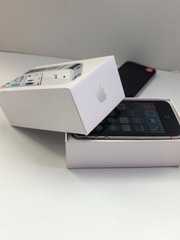 Apple iPhone 4 8-16-32GB ios7 Black/White Factory Unlocked Good Condition