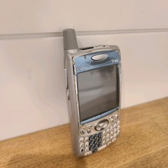 Palm Treo 650 – Gray and Silver ( Cingular / AT&T ) smartphone with Pen