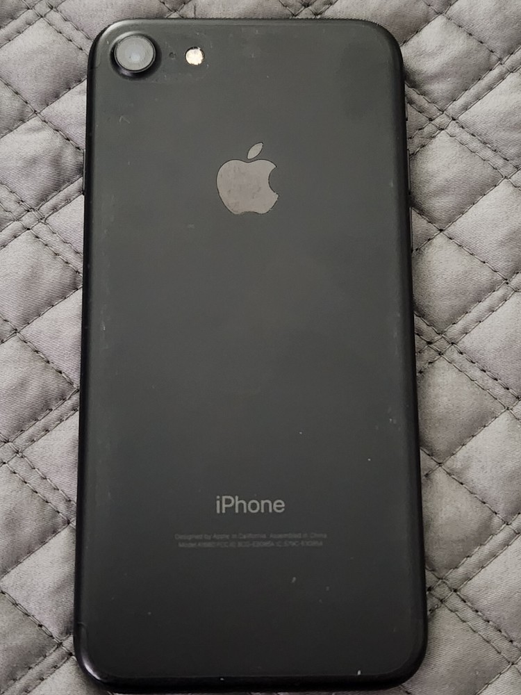 RARE Apple iPhone 7 – Unlocked 32GB Black – Brand New Condition!