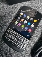 BlackBerry Q10 – Unlocked 3.1″ 8MP 4G 16GB GPS Bluetooth Cellphone