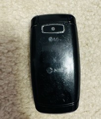 LG B470 Flip Phone 256MB Black AT&T 3G Less Than 2MP Not sure if working