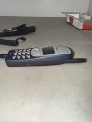 NOKIA 3285V Cell Phone – UNKNOWN CARRIER Powers Up + 2 Chargers