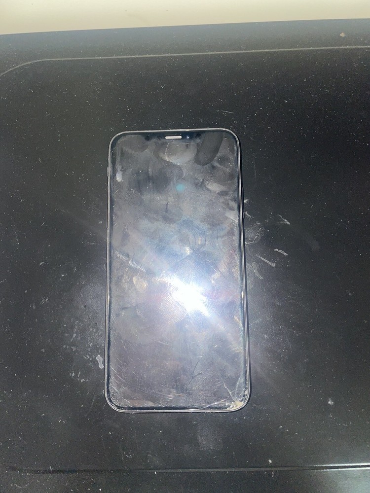 Apple iPhone X – 64GB – Space Gray (Unlocked) A1865 (CDMA + GSM)