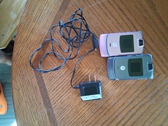 2 Motorola RAZR V3m – Pink and Silver ( Verizon ) Very Rare Flip Phone Repair