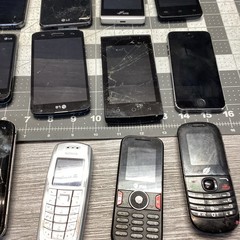 Random Lot of 20Cell Phones Untested, for Parts or Repair Assorted Apple Samsung