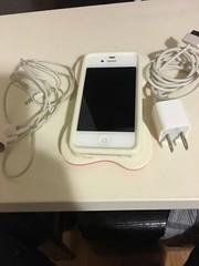 Apple iPhone 4s – 16GB – White (AT&T) A1387 (CDMA + GSM)