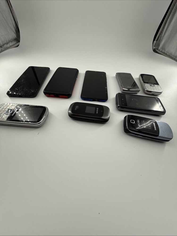 Lot of 9 Various Smartphones , Cellphones – For Parts & Cracked – Mixed Lot