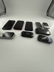 Lot of 9 Various Smartphones , Cellphones – For Parts & Cracked – Mixed Lot