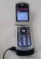 Motorola RAZR VE20 Flip Cellular Phone Black Silver 2.0 MP 2.2″ TFT Color Screen