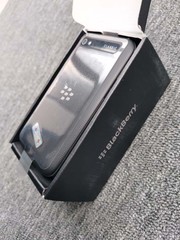 BlackBerry Classic Q20 16GB GSM (Unlocked) 4G LTE Keyboard Smartphone