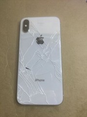 Apple iPhone X – 64GB – Silver (Unlocked) A1865 (CDMA + GSM)