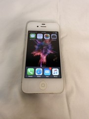 Apple Iphone 4s White Model A1387 – WORKS – Needs Sim Card – AT&T