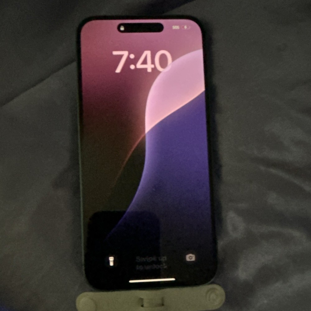 Apple Black Bar Smartphone Face ID iOS Wi-Fi Bluetooth