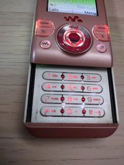 Sony Ericson Walkman W580i Metro Pink