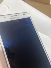 Samsung Galaxy J7 (2016) SM-J700T T-Mobile Unlocked 16GB White -Used