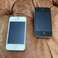 Apple iPhone 4s 16GB Unlocked iOS 3.5in Wi‑Fi Lot of 2 Black/White