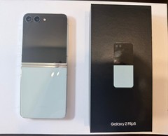 Unlocked- Samsung Galaxy Z Flip5 5G SM-F731U 256GB – MINT Colors – OPEN BOX