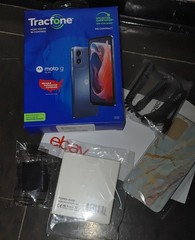 C0 Moto G Play 2024 6.5″ 64GB 1 Year of 1500 Min/Text/Data 5k Power Bank New