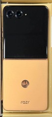 Pre-Owned 7/10 – Motorola Moto Razr+ Plus 5G (2024) 256GB (Unlocked)- Peach Fuzz